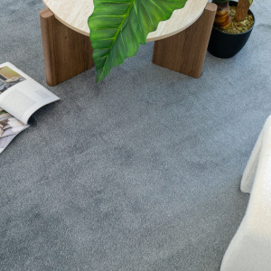 Pulse gris brume ultra douce et résistante, revêtement textile élégant pour salon moderne