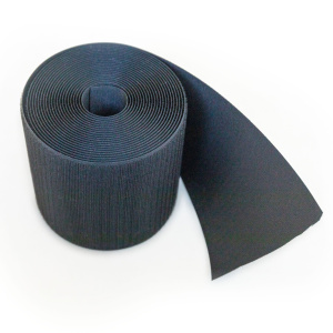 Bande de jonction à scratch pour gazon synthétique Nomade, rouleau noir avec extrémité déroulée pour raccorder les lés sans colle