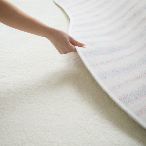 Tapis forme organique - Influence blanc crème - envers