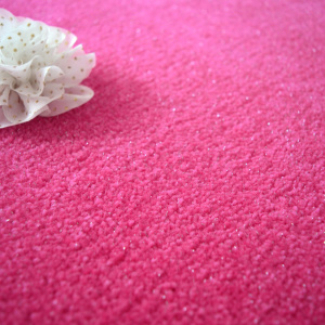 Moquette Flash Rose pailletée gros plan sur fibres brillantes et douces