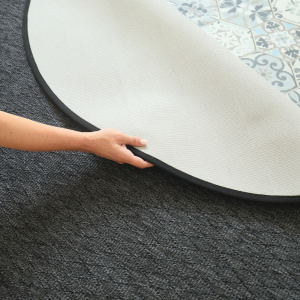 Tapis rond intérieur et extérieur Timika gris ardoise galon noir - envers