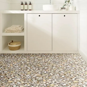 Sol vinyle textile Relief 3D imprimé Coquillages, rendu naturel dans une salle de bain épurée