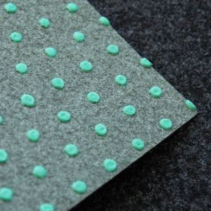 Détail des picots drainants de la Moquette d'extérieur sur plots - Terrasse et Balcon - Gris anthracite