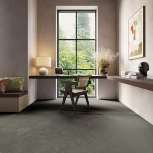 Tapis sur mesure Chromaluxe gris ardoise au look contemporain et élégant dans un bureau