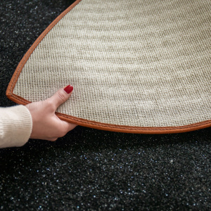 Tapis Miaou Halloween - Chat noir pailleté - Édition limitée avec envers textile et galon marron cuivré, confectionné en France