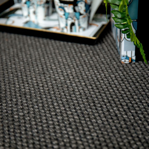 Revêtement de sol sisal Tulum anthracite, tissage végétal robuste pour bureau ou chambre