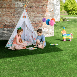 Gazon synthétique doux Liberté 45mm 100 % recyclable pour aire ludique extérieure