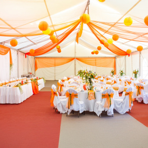 Moquette filmée - Stand Event - Orange sanguine pour un repas de Mariage