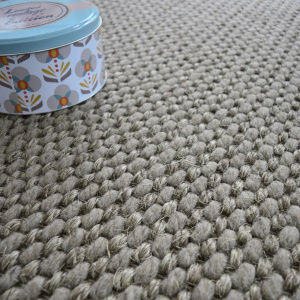 Tapis sur mesure Laine et Sisal Albury grosses boucles taupe