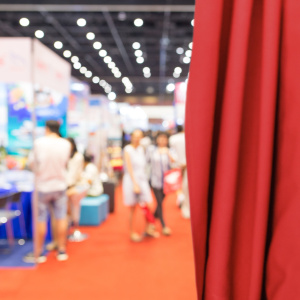 Coton gratté ignifugé couleur rouge - événement salon