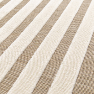 Tapis intérieur et extérieur en relief Luna beige et noir - gros plan