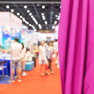 Coton gratté ignifugé couleur fuschia pour habillage de cloison temporaire