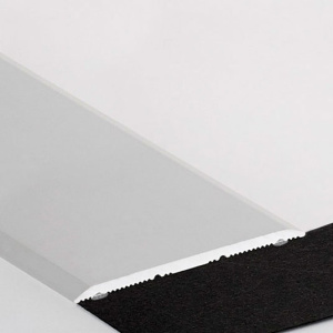 Barre de seuil de porte Romus adhésif 90 cm - Alu incolore - Extra plat - Vue sur la coupe