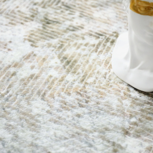 Tapis salon en velours Archi blanc marbré marron et camel - gros plan