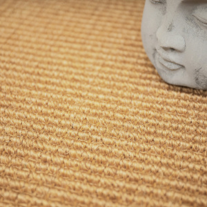 Sol en sisal grosses boucles Cuba Paille dorée en perspective pour un intérieur raffiné et naturel