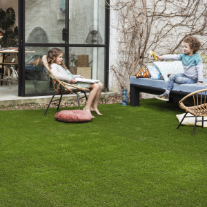 Gazon synthétique Lodge 100 % recyclable - 40mm idéal pour créer un espace détente naturel