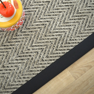 Tapis intérieur / extérieur Java Chevron silver ganse noire - vue de haut