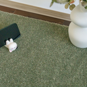 Tapis sur mesure ultra doux Kawaii - Vert kaki avec fibres douces adaptées aux espaces de détente et de bien-être