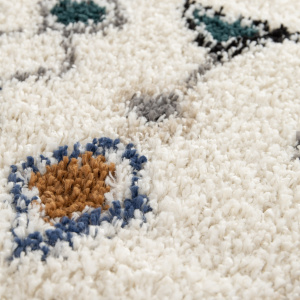 Tapis motif berbère à franges - Empreinte du désert - Bleu touareg, camel - gros plan