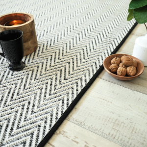 Tapis extérieur et intérieur tissé plat Java blanc finition noir