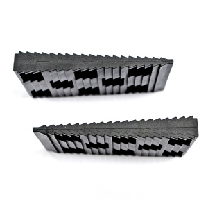 40 Cales PVC empilables pour pose flottante avec réglage de largeur du joint de dilatation