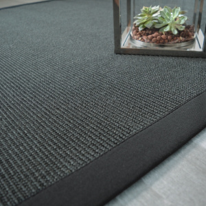 Tapis sisal Yucatan noir ganse coton noire