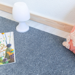 Tapis sur mesure ultra doux Kawaii - Bleu doux révélant un toucher velours soyeux et une teinte bleu grisé élégante