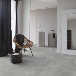 Dalle vinyle clipsable - Gerflor R55 Lock+ Acoustic - Rock pearl dans une entrée épurée aux murs blancs
