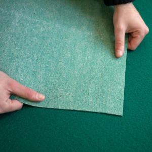 Moquette Stand Event Vert sapin, vue de la sous-face du revêtement temporaire pour événements