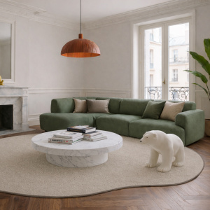 Tapis Pulse forme organique argile beige dans salon haussmannien lumineux