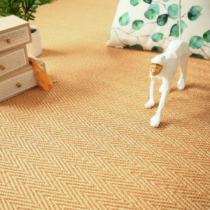 Moquette sisal Veracruz miel motif chevron dans un salon avec décoration minimaliste