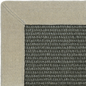 Zoom angle tapis Sisal Quintana anthracite avec ganse en lin naturel