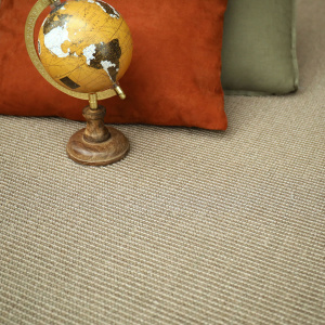 Sisal Yucatan Grège avec relief discret et fibres naturelles