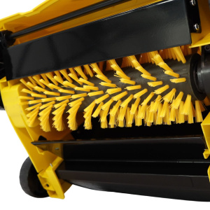 Zoom sur le rouleau rotatif breveté de la brosseuse Garland 302 E-V19