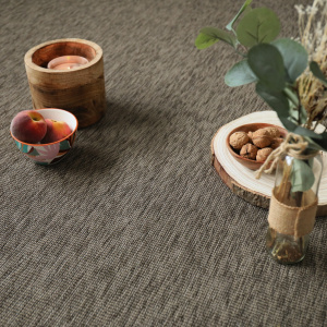 Moquette Mahé Marron cendré, tissé plat résistant adapté aux espaces de réception