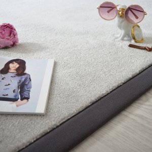 Tapis Paillettes Star gris ganse coton anthracite - vue de près