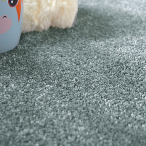 Détail moquette chambre ou salon Select Bleu gris avec velours dense et texture moelleuse