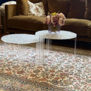 Tapis traditionnel floral Mamie in love - Corail doux révélant ses détails fleuris et ses nuances poudrées élégantes