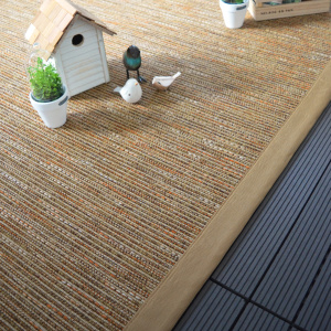 Tapis intérieur / extérieur en tissé plat Bornéo nature ganse caramel - terrasse