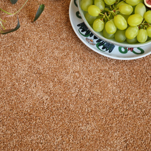 Tapis sur mesure en polyester recyclé Re-life rouille terracotta - gros plan