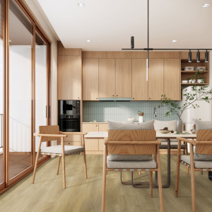 Lame vinyle clipsable - Gerflor R55 Lock+ Acoustic - Selma honey clear dans une cuisine avec table en bois et mobilier aux tons naturels