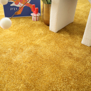 Tapis sur mesure Velours Feelings Balsan couleur jaune carat