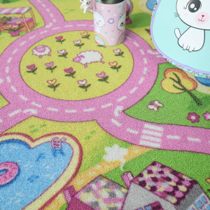 Moquette circuit voiture enfant shopping avec motifs graphiques et univers joyeux