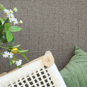 Tapis sur mesure sisal haut de gamme Terralys argile, dans un style naturel et décoratiff
