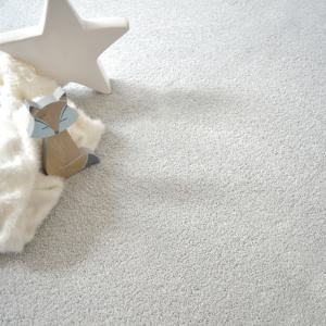 Moquette Manège Gris souris avec étoile décorative dans ambiance enfant minimaliste