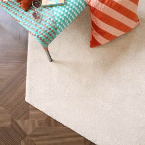 Tapis hexagonal en matière recyclée Re-life beige nude - vue du dessus