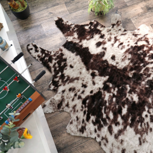 Tapis peau de bête - Imitation vache Normande - Brun et blanc - Vue de haut