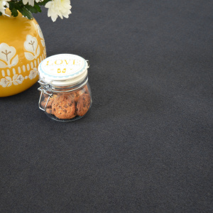 Tapis classé UPEC en moquette Loft Résist - Noir, ambiance chaleureuse et convivi