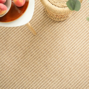 Moquette Tissé plat Bali Naturel, sol structuré associé à une décoration naturelle