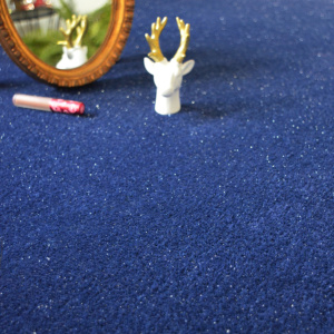 Moquette Flash Bleu marine pailletée gros plan sur fibres brillantes et douces